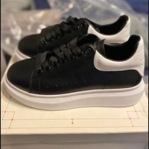 Alexander mcqueen size 7